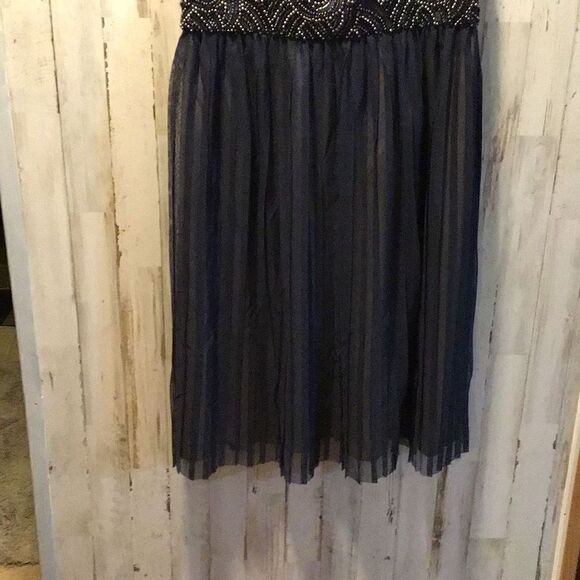 Dress by JS Botique size 6 - Picture 2 of 8